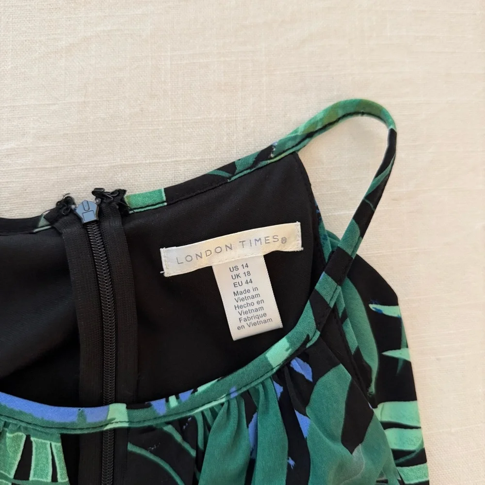 London Times Leafy Green and Black Jumpsuit Size 14 - Picture 3 of 4